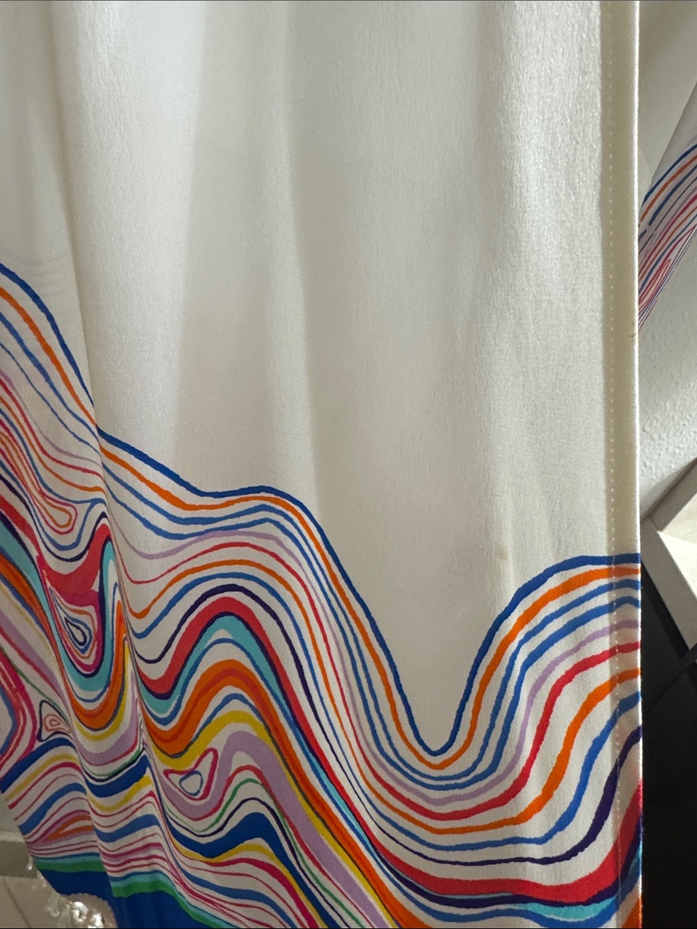 Lilly Pulitzer Cream topper with Multicolor Wave Border - Picture 7 of 12